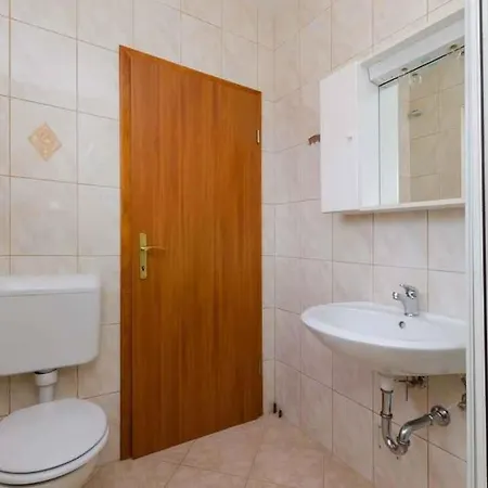 Apartment In 5281